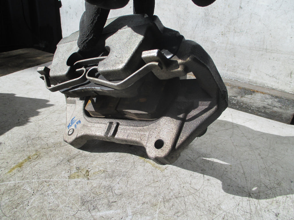 JAGUAR XE 2019 2.0 PETROL NSF PASSENGER SIDE FRONT BRAKE CALIPER