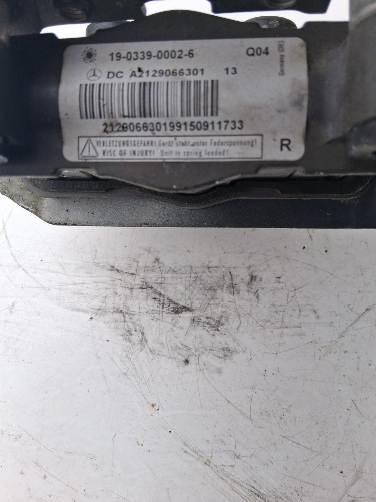 2015 MERCEDES BENZ C CLASS BONNET ACTUATOR FRONT A2129066301