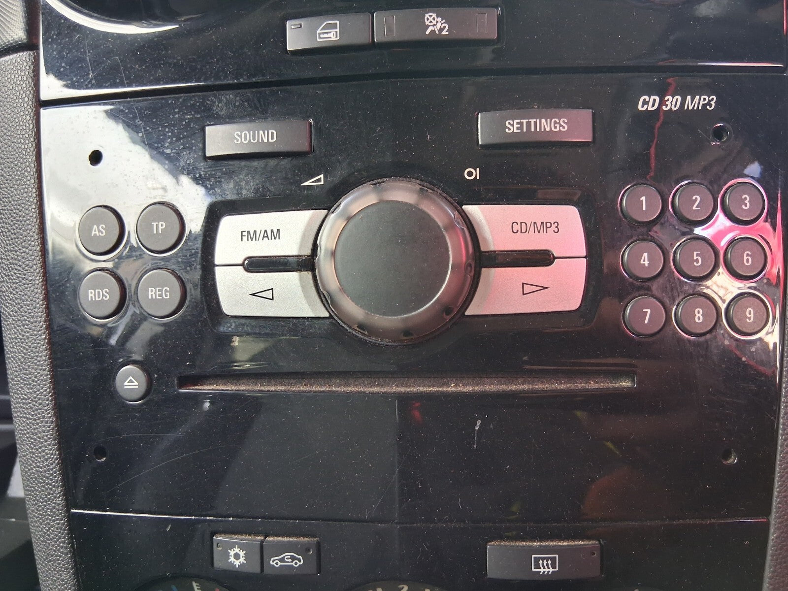 2009 VAUXHALL CORSA D STEREO RADIO CD PLAYER HEAD UNIT