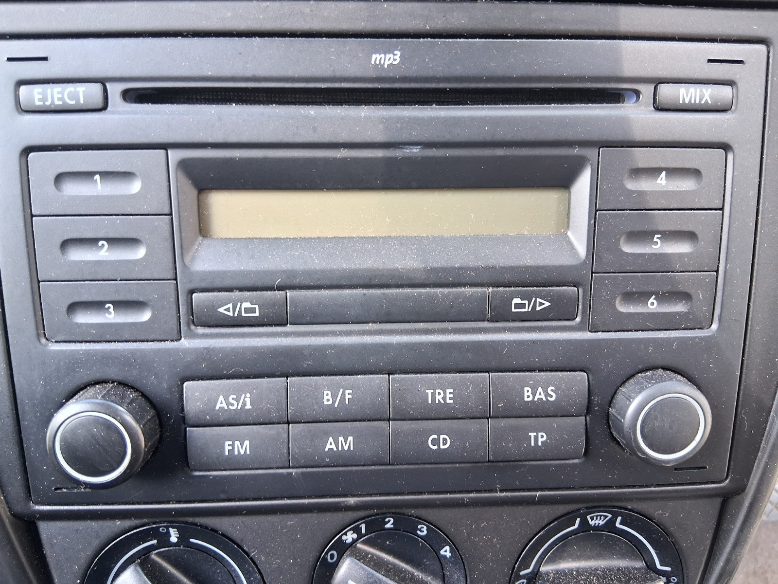 2011 VW VOLKSWAGEN FOX RADIO STEREO CD PLAYER HEAD UNIT