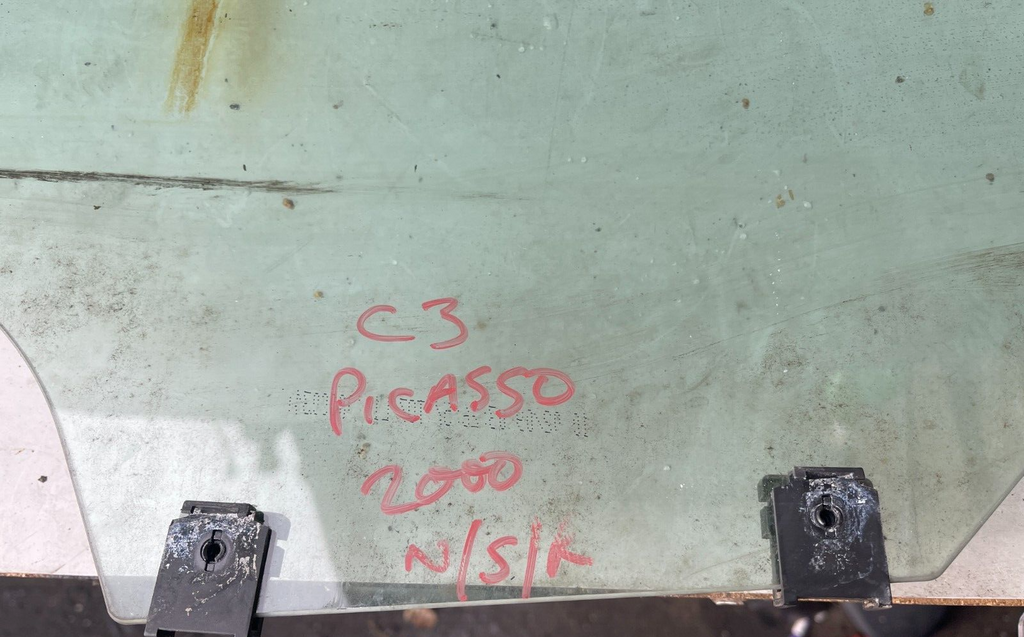 2009 C3 PICASSO NSF PASSENGERS SIDE DOOR DROP GLASS
