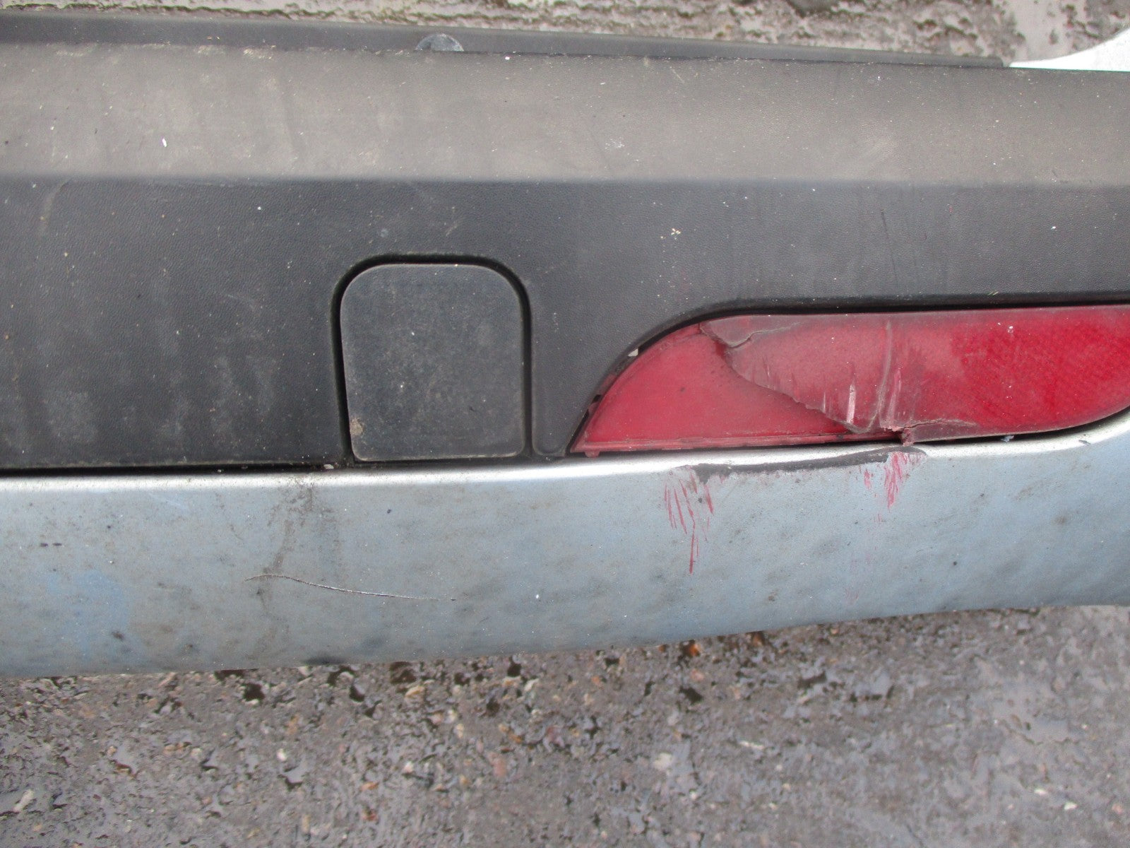FIAT ULYSSE MPV 2004 COMPLETE REAR PLASTIC BUMPER LOWER TRIM REFLECTORS BLUE