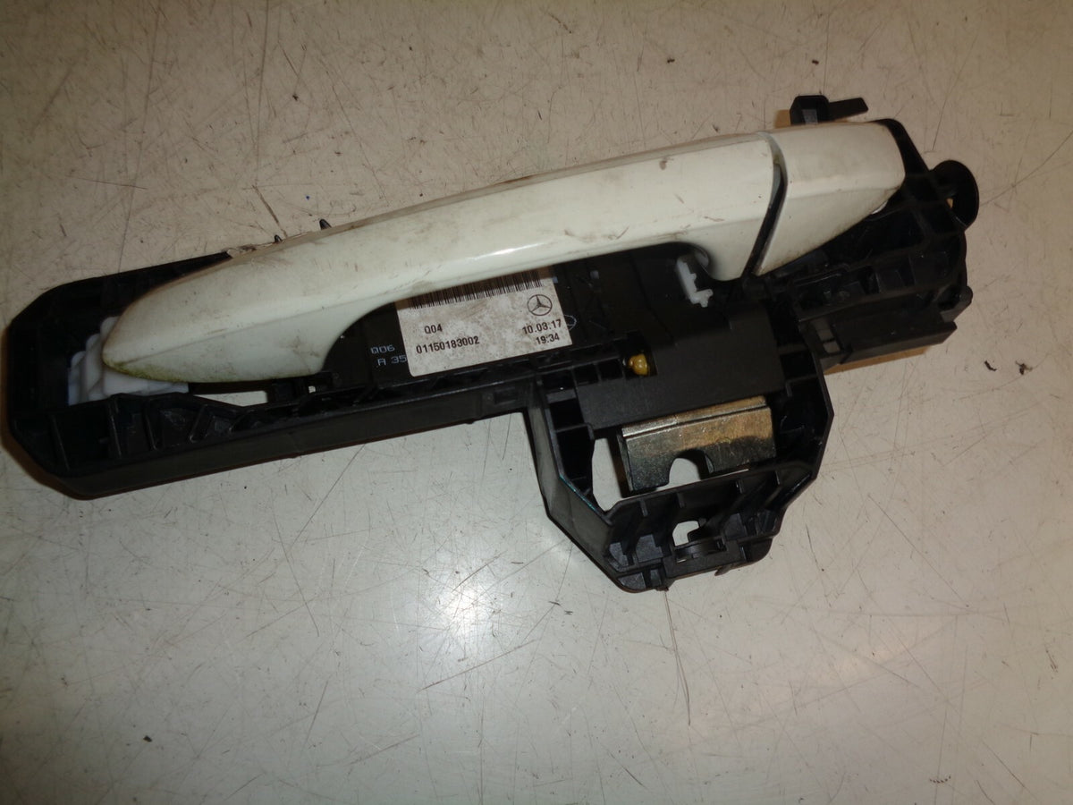 MERCEDES BENZ A CLASS W176 NSF PASSENGER SIDE FRONT DOOR EXTERIOR HANDLE WHITE