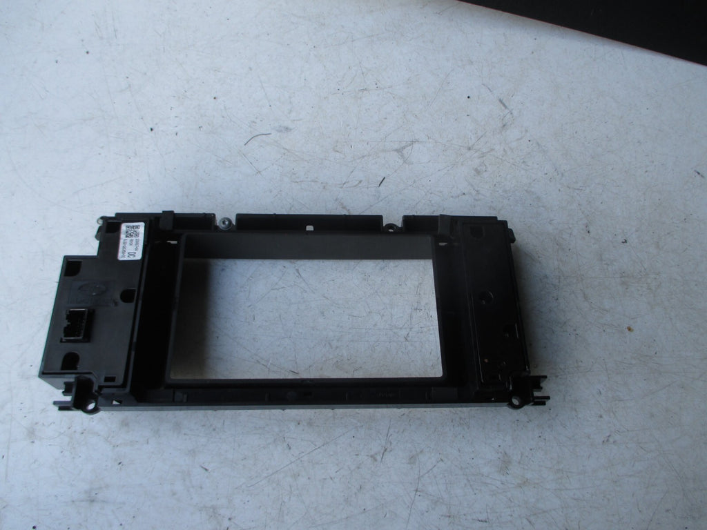 LAND RANGE ROVER EVOQUE 2013 RADIO SAT NAV SWITCH BUTTON SURROUND BJ32-18C858-DC