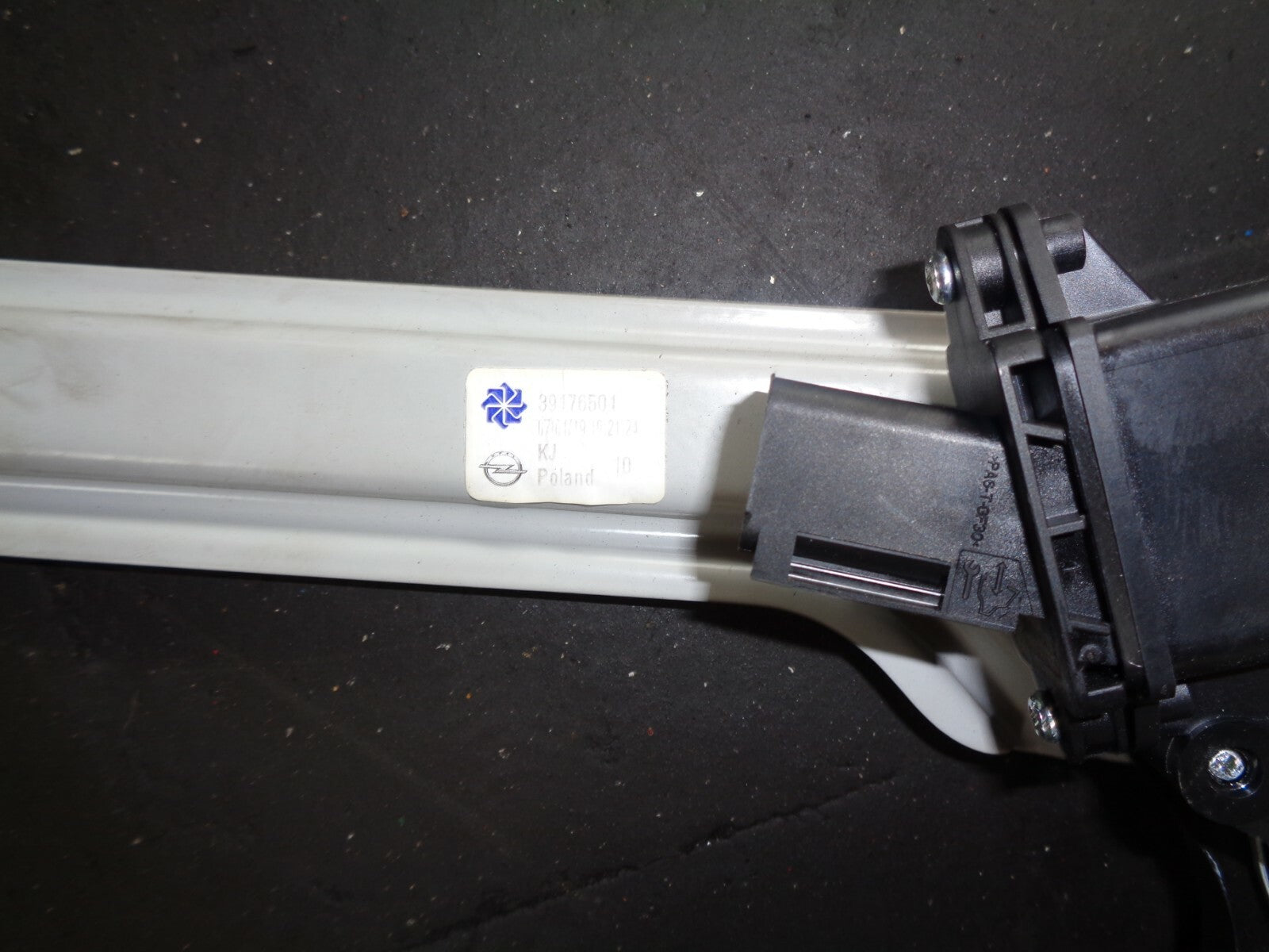 VAUXHALL INSIGNIA 2019 O/S/F DRIVER SIDE FRONT WINDOW MOTOR & REGULATOR 39176501