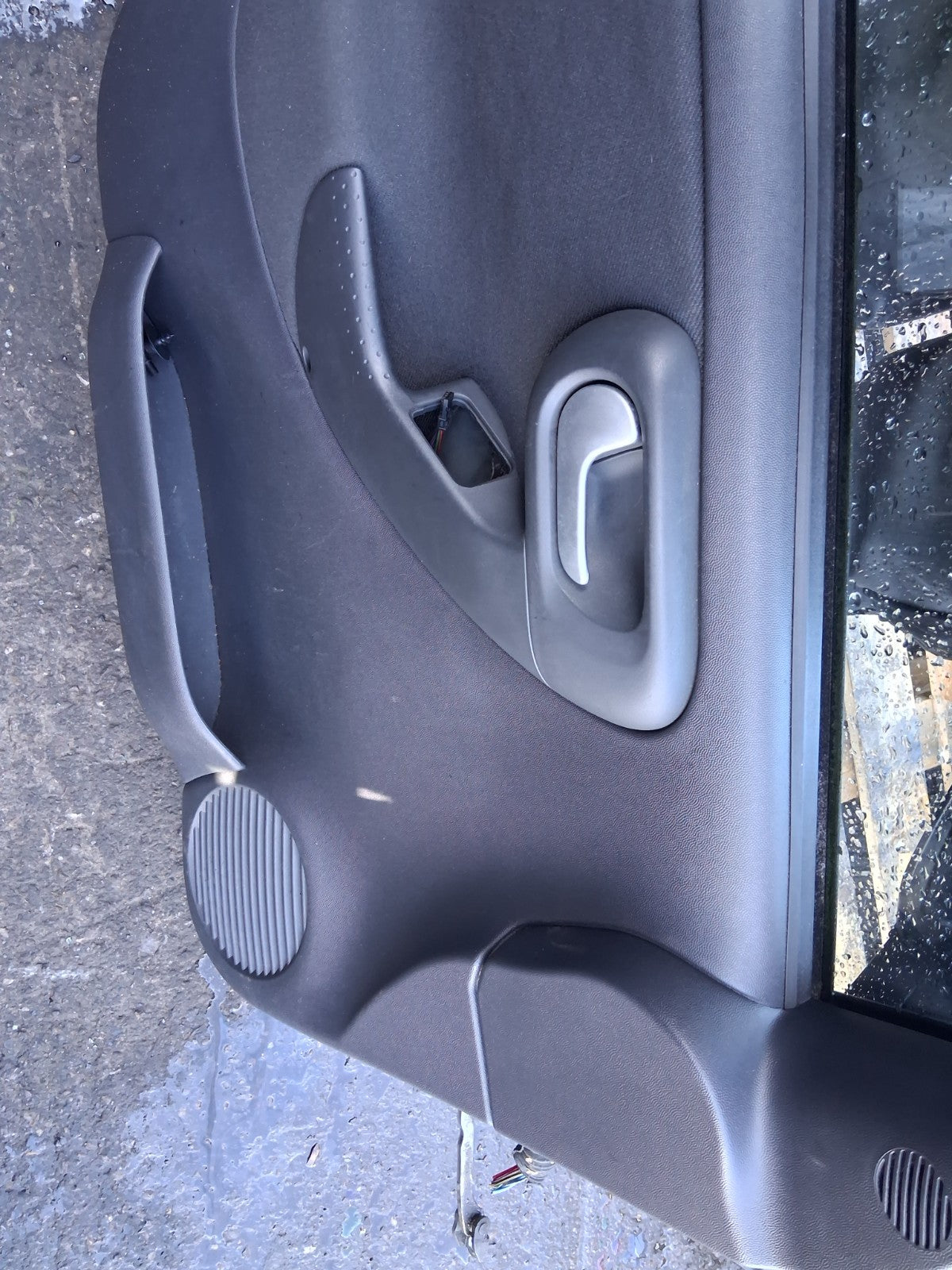 2006 VAUXHALL CORSA C NSF PASSENGER SIDE FRONT LEFT COMPLETE DOOR BLUE
