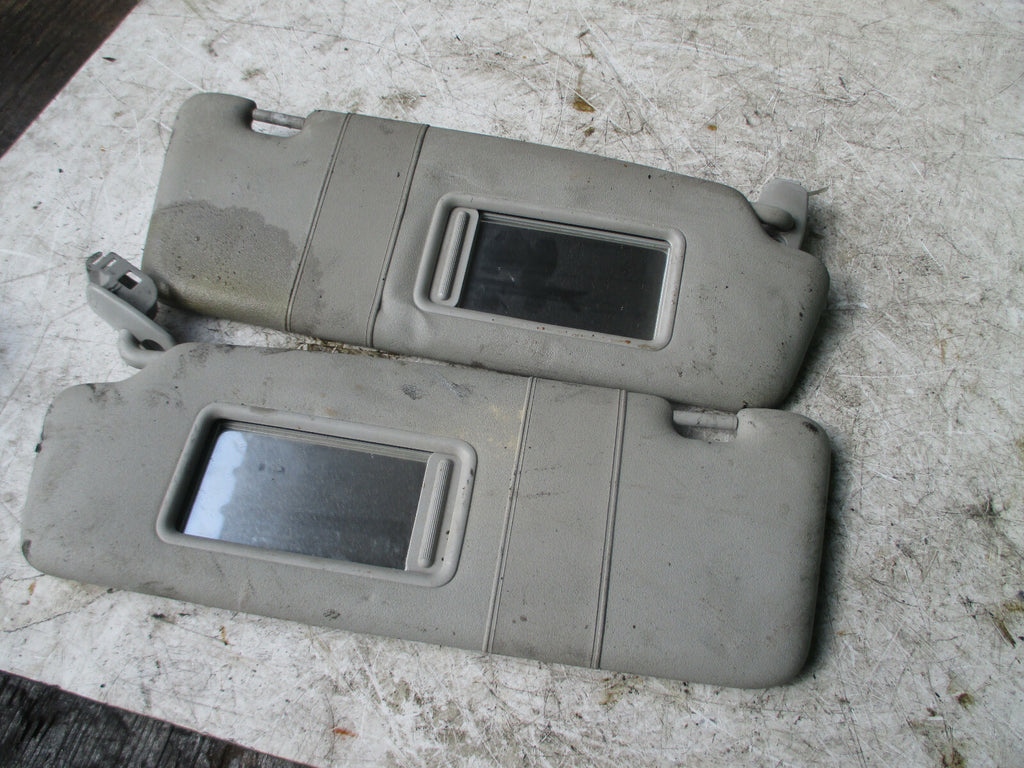 AUDI A3 2005 NSF OSF PASSENGER DRIVER SIDE FRONT SUN SHADE VISOR SET MIRROR GREY