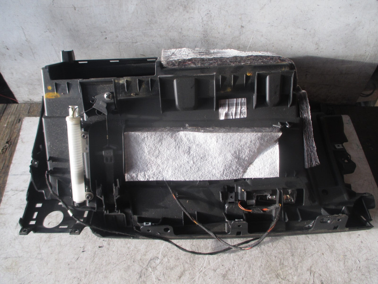 2006 BMW 1 SERIES E87 GLOVE BOX UNIT 7124559
