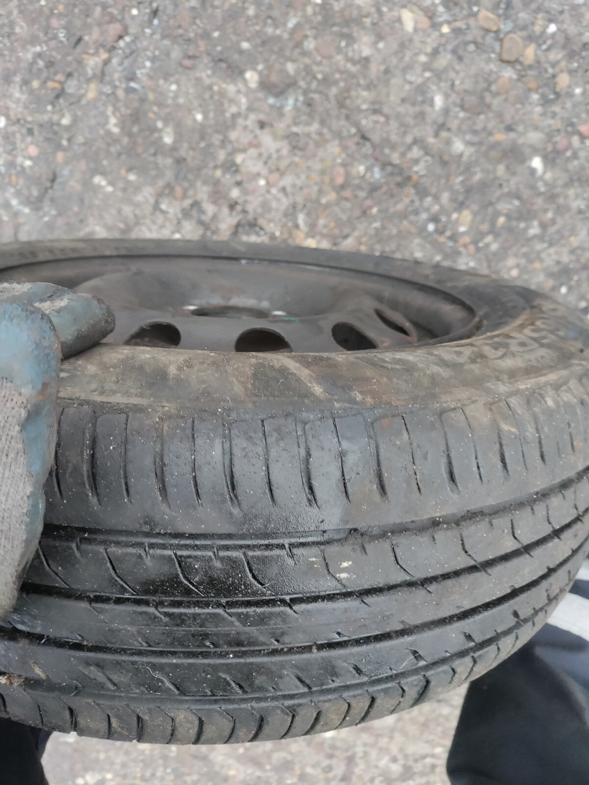2002 FORD FOCUS MK1 14 INCH STEEL WHEEL WITH TYRE 185/65R14 REF 3