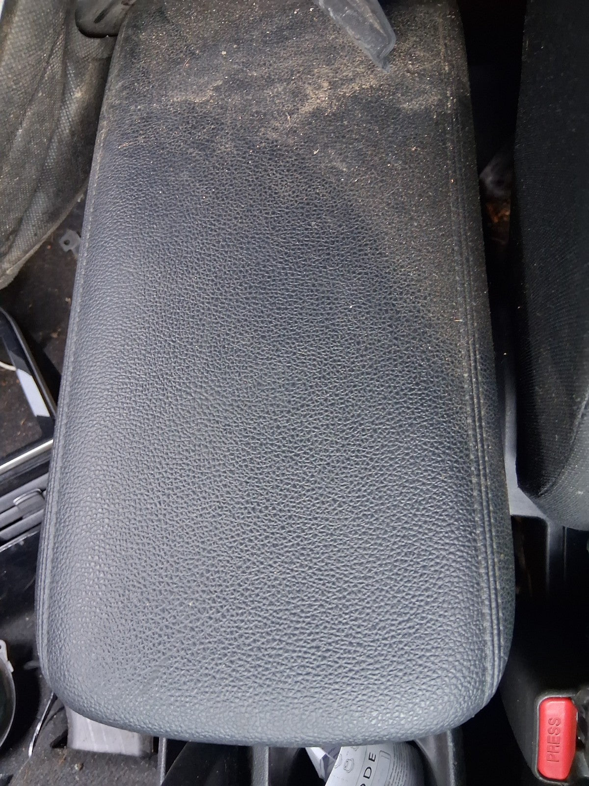 2020 MITSUBISHI ASX CENTRE CONSOLE LEATHER ARM REST