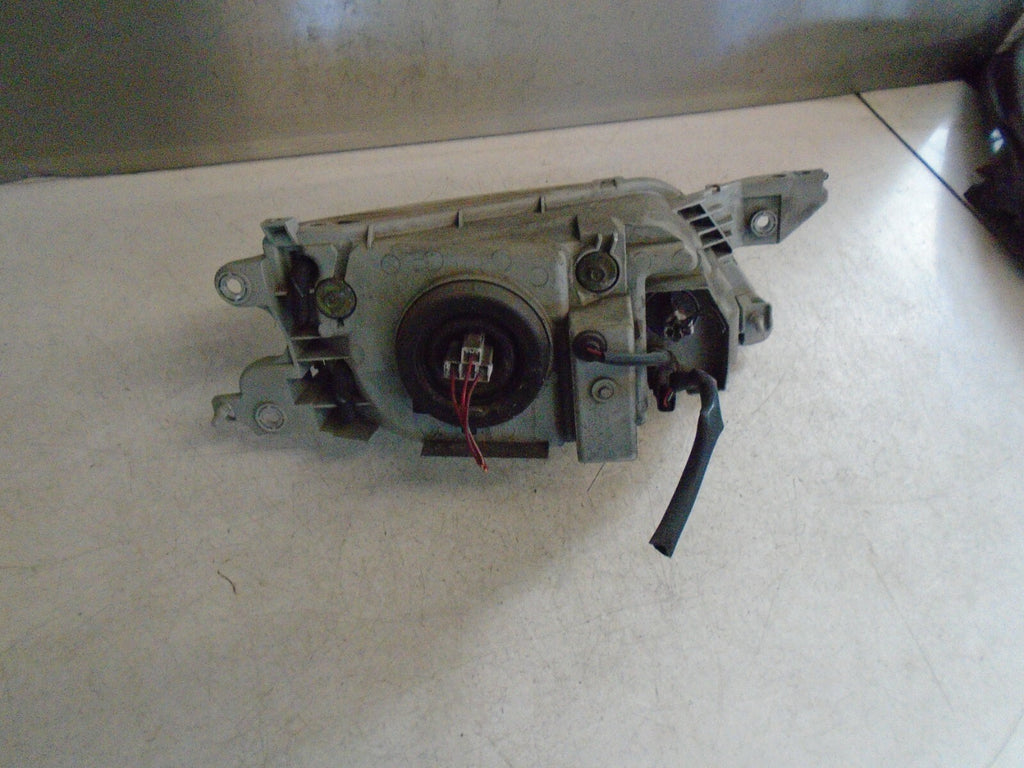 MAZDA PREMACY 2003 MK1 NS FRONT PASSENGER SIDE HEADLIGHT HEADLAMP