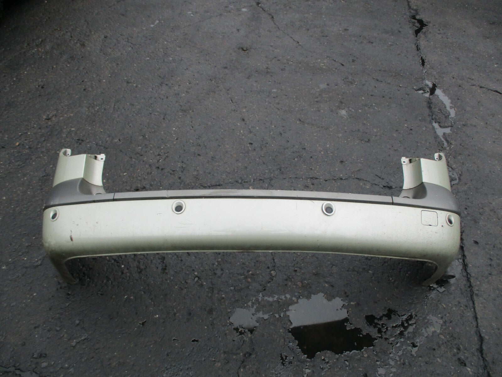 RENAULT LAGUNA MK2 ESTATE COMPLETE REAR BUMPER LIGHT GREEN