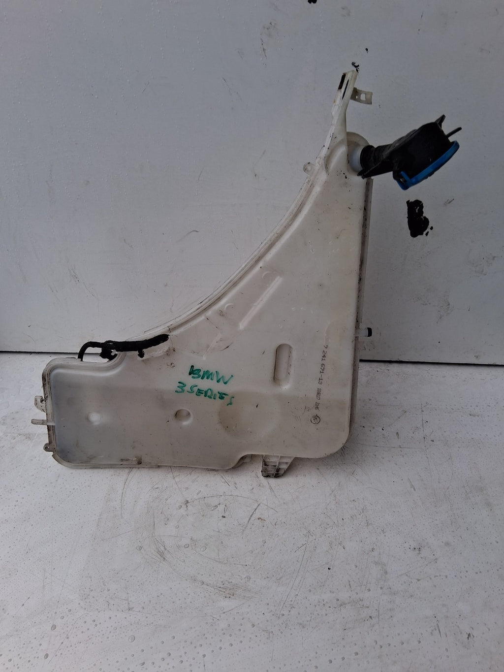 2017 BMW 3 SERIES 1l WINDSSCREEN WASHER BOTTLE 235576