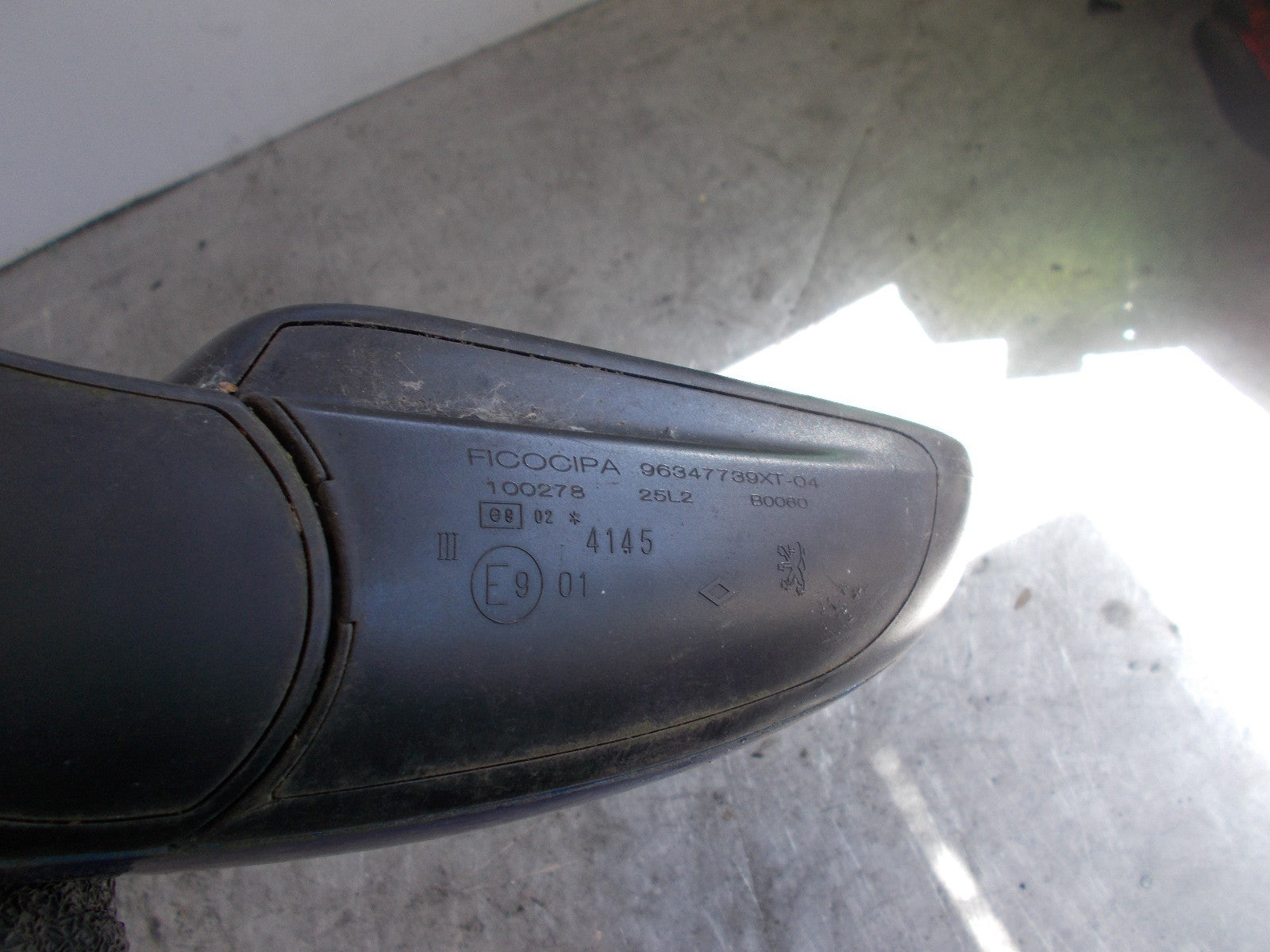 PEUGEOT 307 OS DRIVERS SIDE BLUE ELECTRIC WING MIRROR 96347739XT04