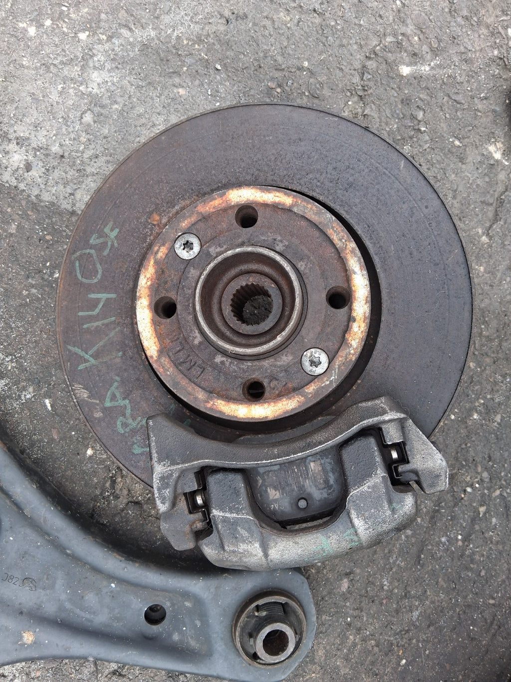 NISSAN MICRA K14 2019 1.0 PETROL OS DRIVER SIDE FRONT HUB CALIPER WISHBONE