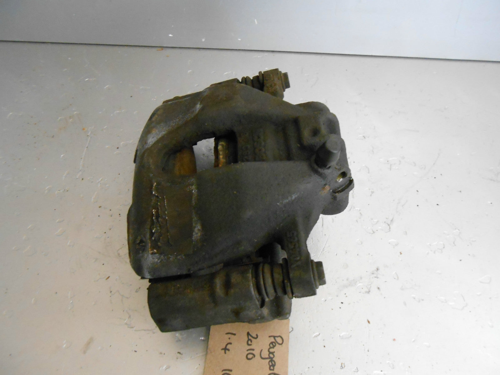 PEUGEOT 308 1.4 16V NSF PASSENGER SIDE FRONT BRAKE CALIPER CALLIPER CARRIER