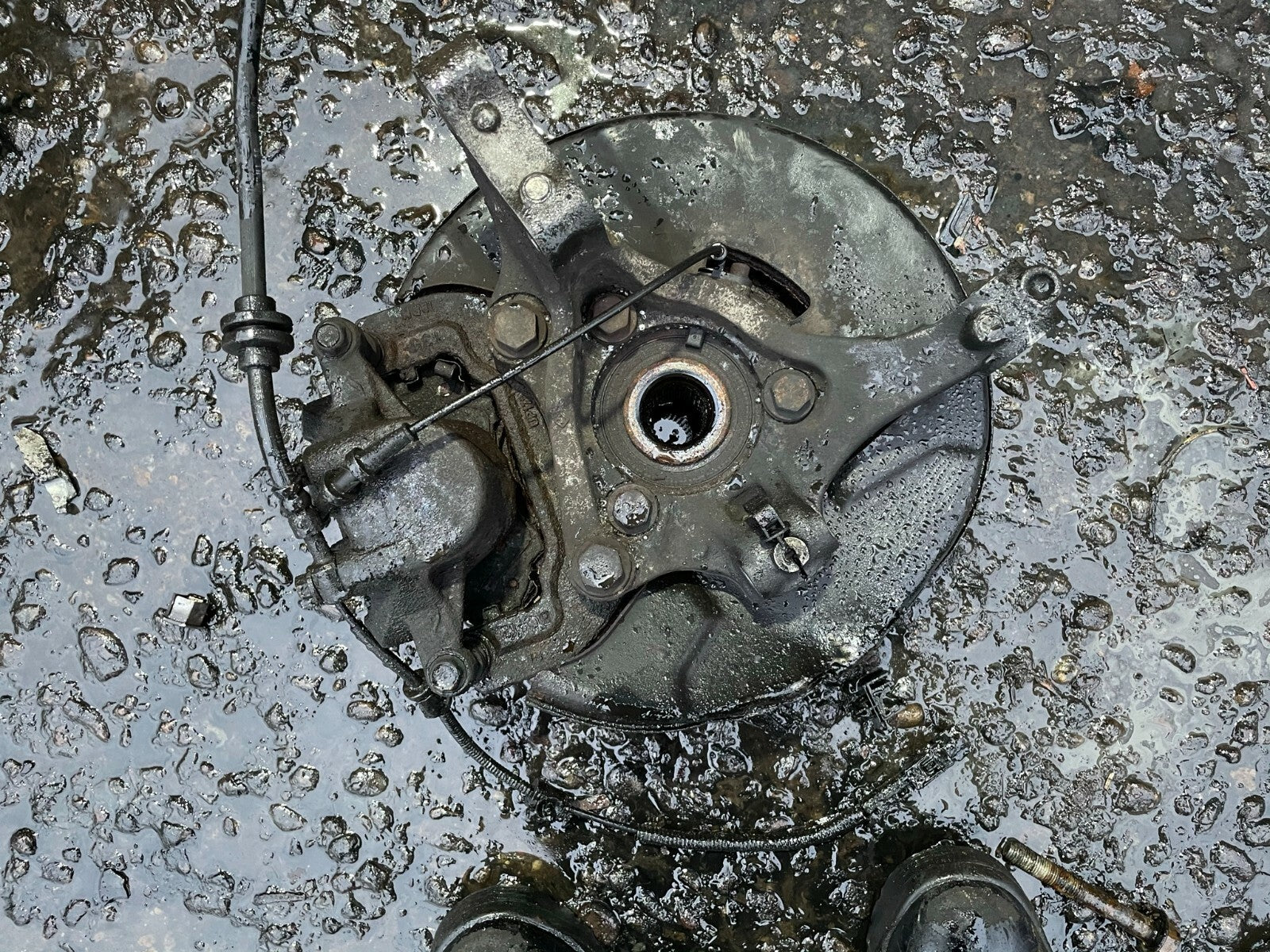 VAUXHALL INSIGNIA A MK1 2.0 DIESEL 2014 OSF DRIVER SIDE FRONT HUB WITH CALIPER