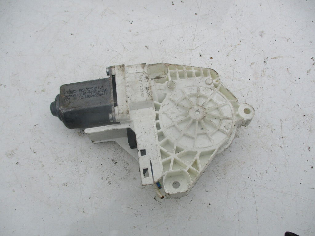 AUDI A4 B7 2008 NSR PASSENGER SIDE REAR WINDOW REGULATOR MOTOR 8K0 959 811 A