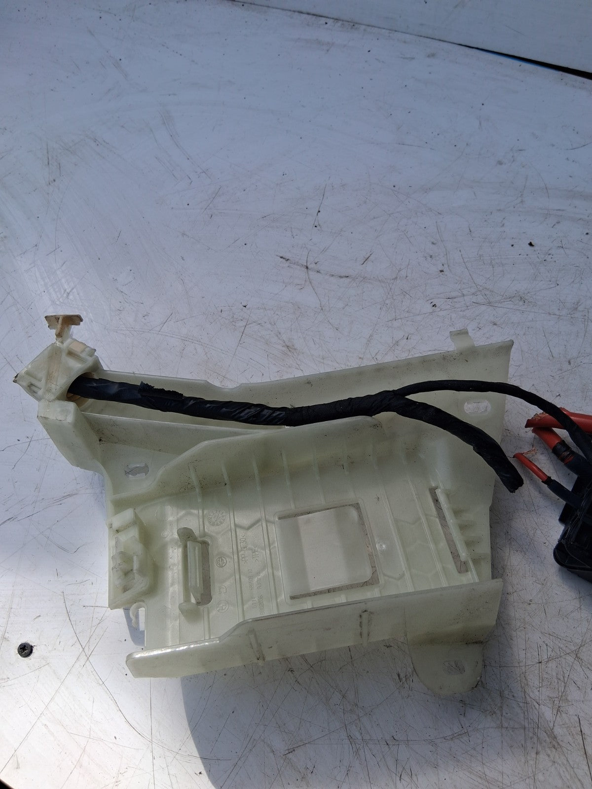 2024 BMW 2 SERIES BATTERY POSITIVE TERMINAL FUSE BOX 6822570