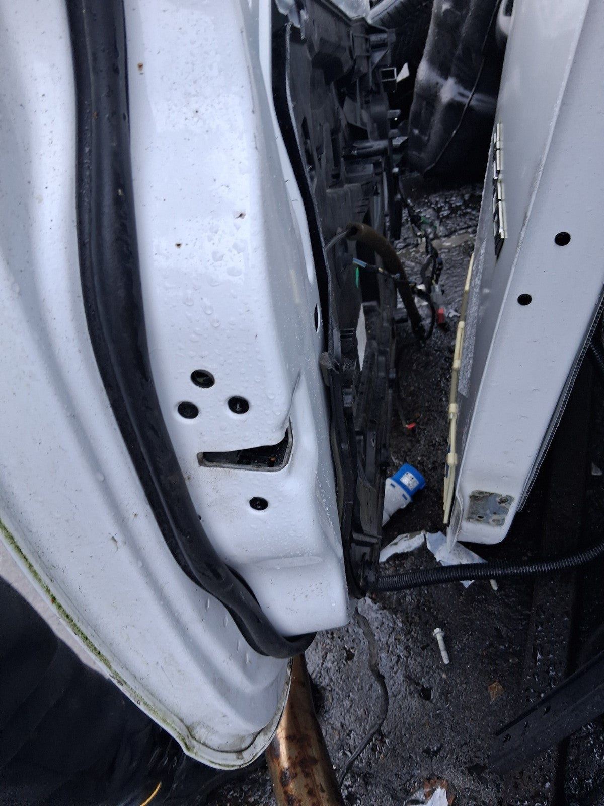 2017 FORD FIESTA 3 DOOR MK7 NSF PASSENGER SIDE FRONT LEFT COMPLETE DOOR WHITE