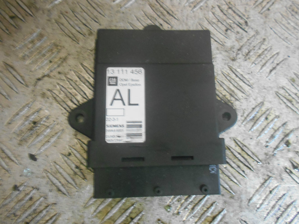 VAUXHALL VECTRA C 2002 DOOR CONTROL MODULE 13111456 12 111 456