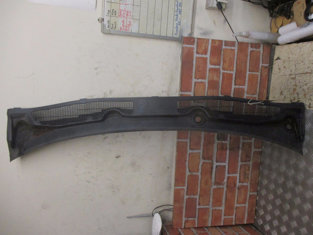 RENAULT MEGANE 2013 MK3 FRONT WINDSCREEN PLASTIC SCUTTLE UNDER PANEL 668110006R
