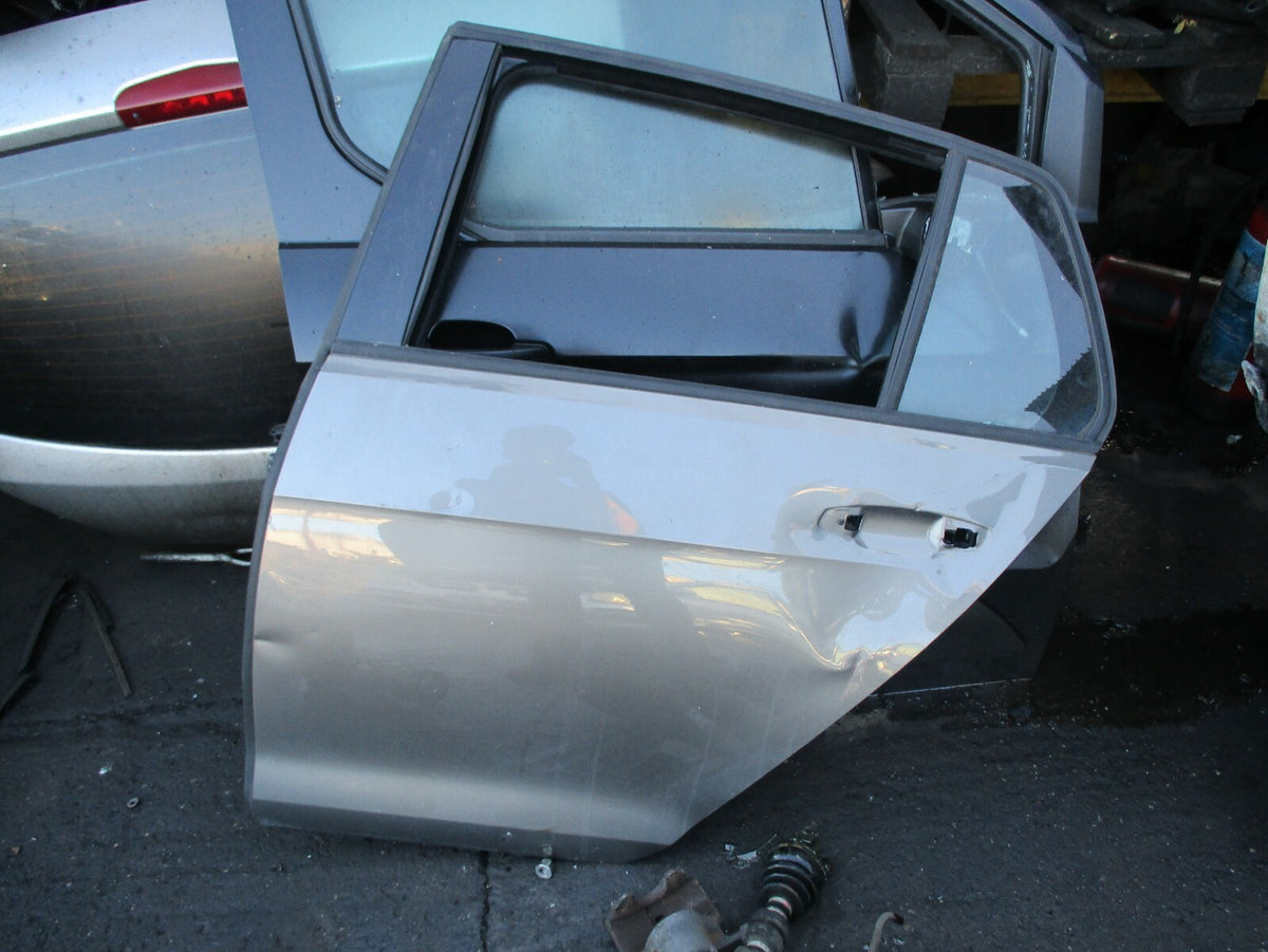VW VOLKSWAGEN GOLF MK7 NSR PASSENGER SIDE REAR DOOR LA7N DAMAGED