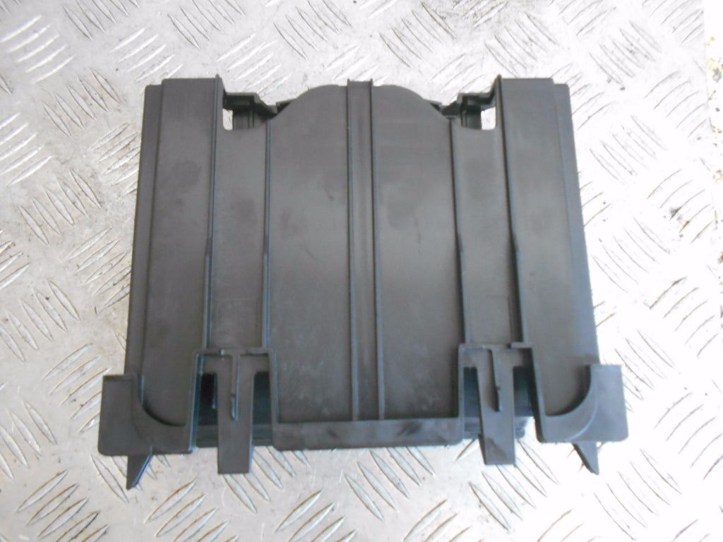 BMW 1 SERIES F20 2016 ECU MODULE PLASTIC HOLDER 8507703