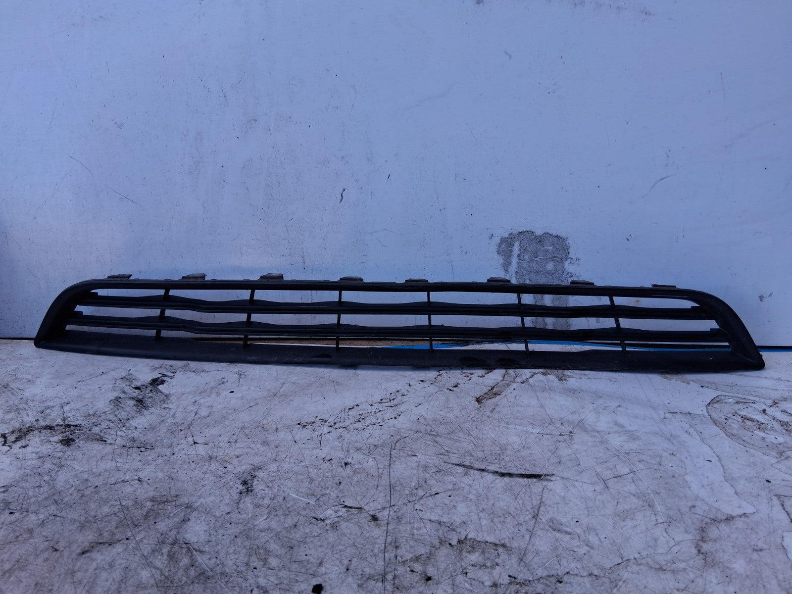 2016 FORD FIESTA MK7 FRONT BUMPER LOWER GRILL C1BB17K945A