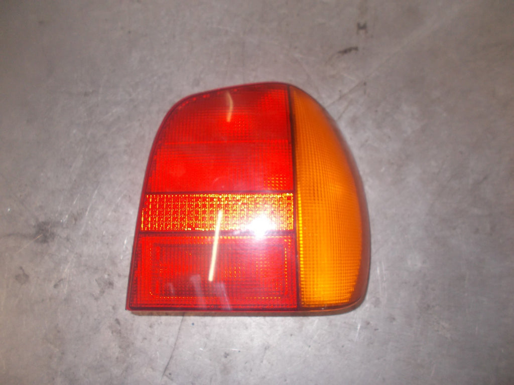 VW VOLKSWAGEN POLO 6N OSR DRIVER SIDE REAR TAIL LIGHT 6N0945258
