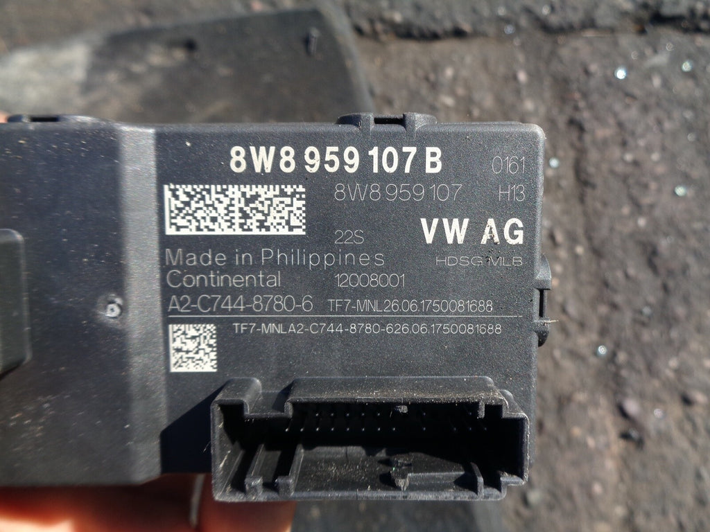 AUDI A5 F5 SPORTBACK MK2 2017 ELECTRIC TAILGATE CONTROL MODULE 8W8959107B