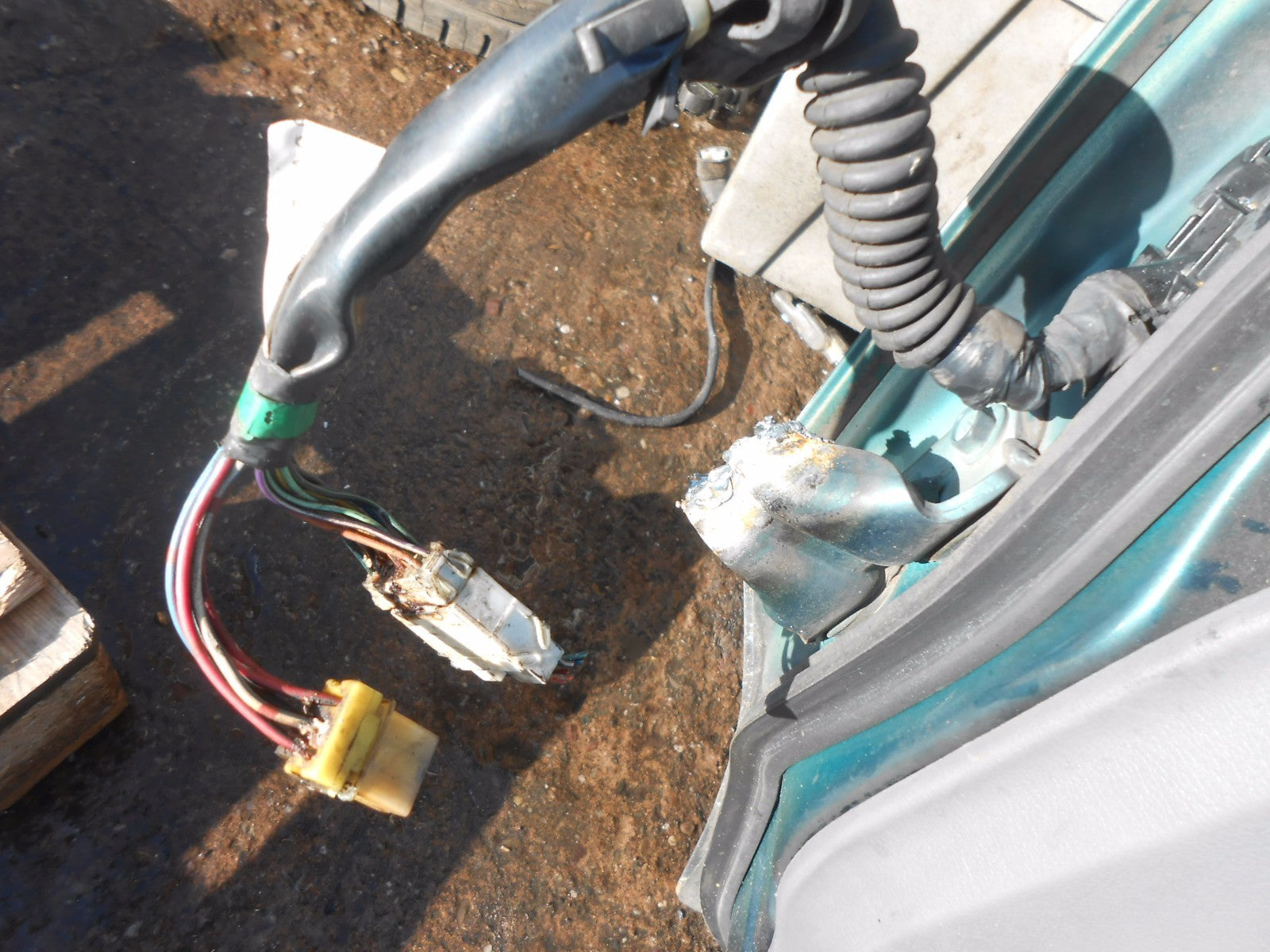 NISSAN SERENA C23 (MK1) 1994 OSF DRIVER SIDE FRONT COMPLETE DOOR GREEN