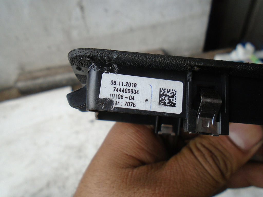 BMW 1 SERIES 116D F20 2018 NSF PASSENGER SIDE FRONT WINDOW SWITCH 9208107