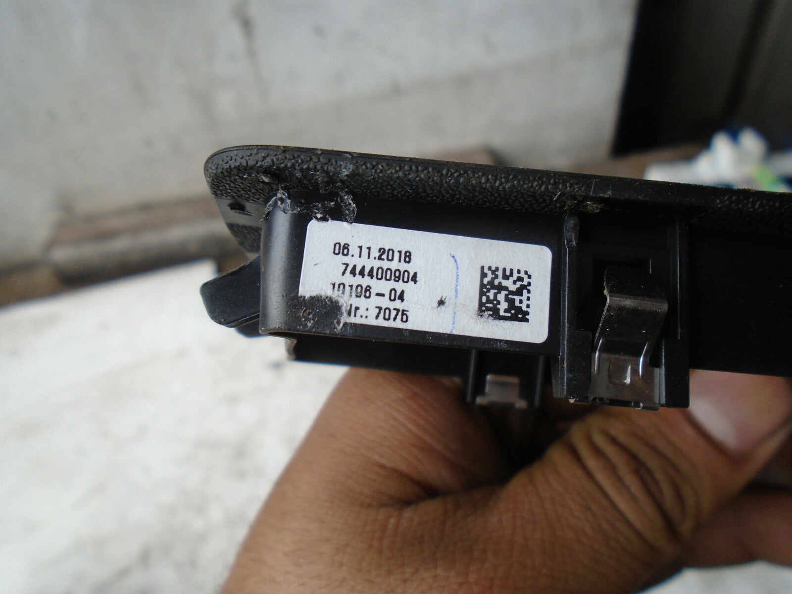 BMW 1 SERIES 116D F20 2018 NSF PASSENGER SIDE FRONT WINDOW SWITCH 9208107