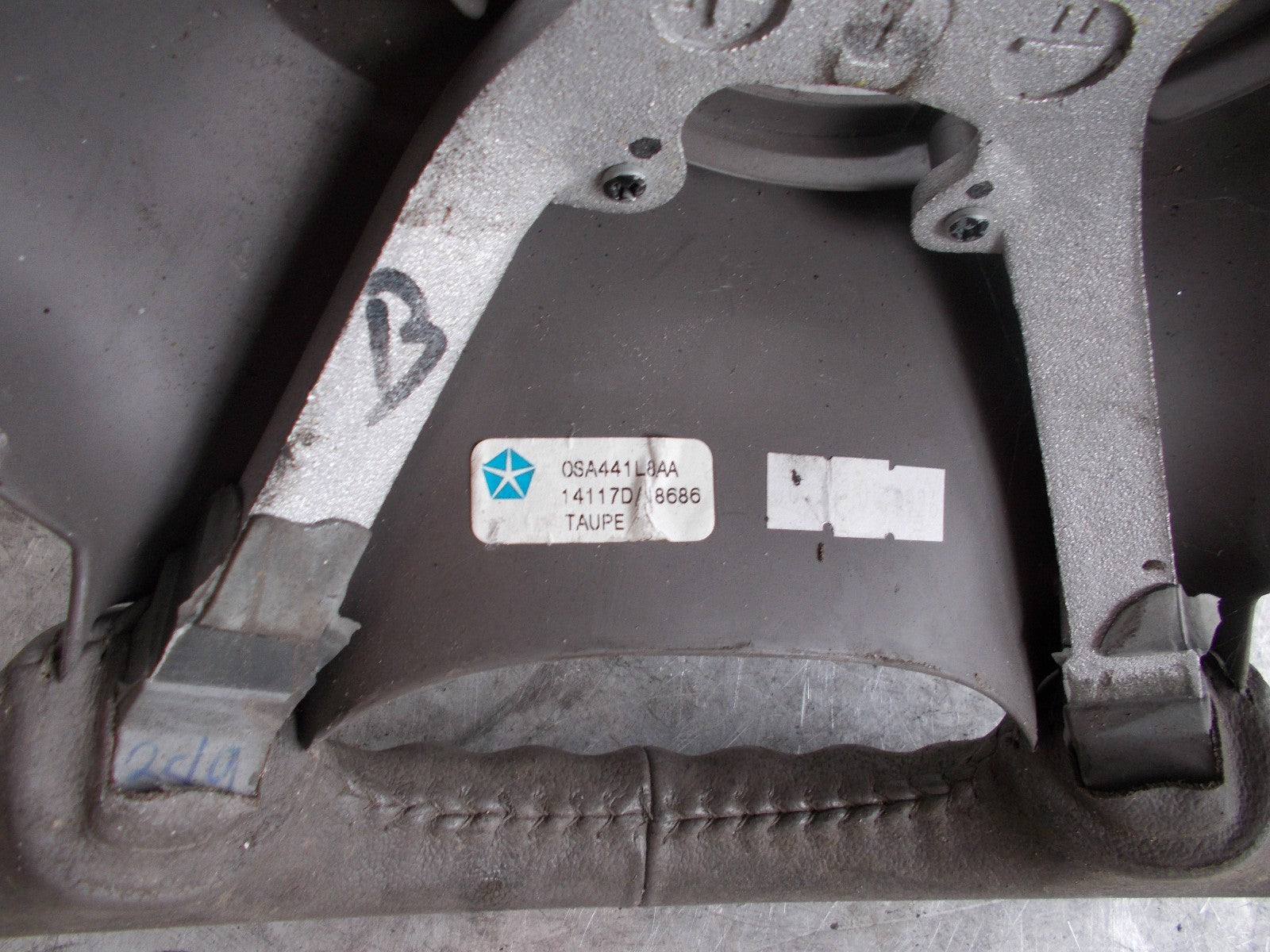 CHYRSLER VOYAGER 2001 STEERING WHEEL. NO AIRBAG. 14117D18686