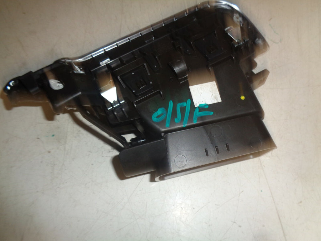 PEUGEOT 208 2012 OS DRIVER SIDE FRONT DASH AIR VENT 9673131677