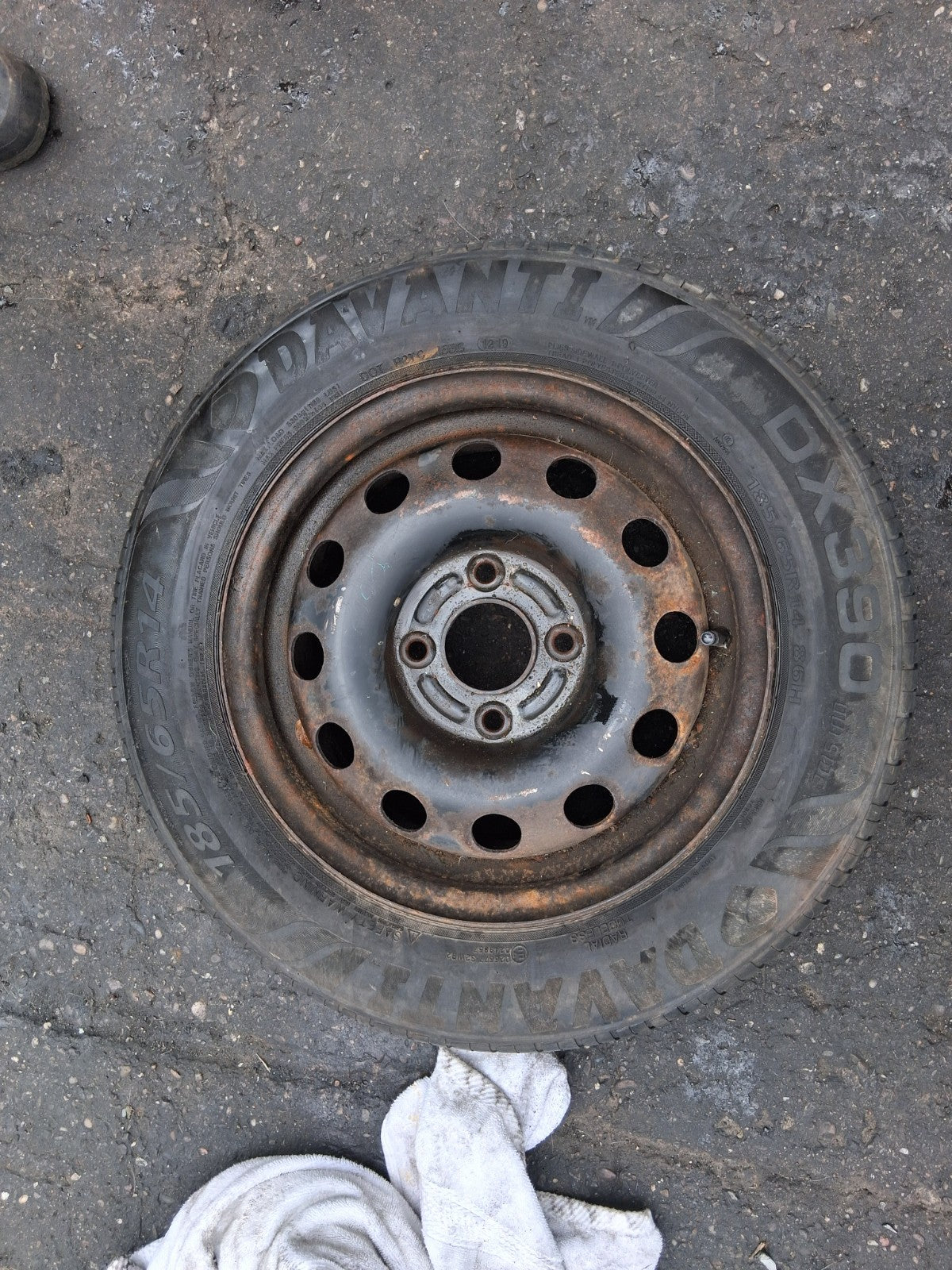 2006 FORD FIESTA MK6 15 INCH STEEL WHEEL WITH TYRE 185/65R14