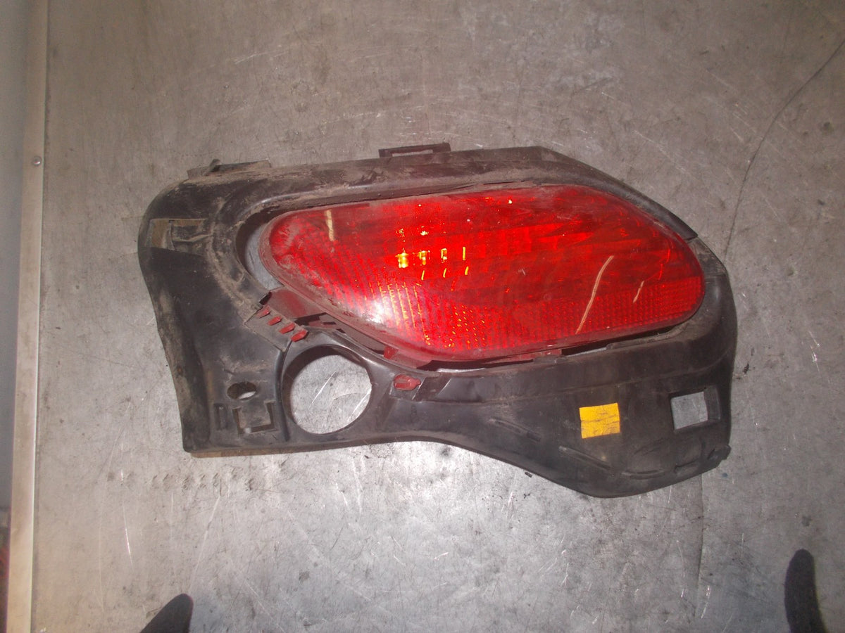 CITROEN C4 MK1 OSR DRIVER SIDE REAR FOG LIGHT & TRIM 00006612