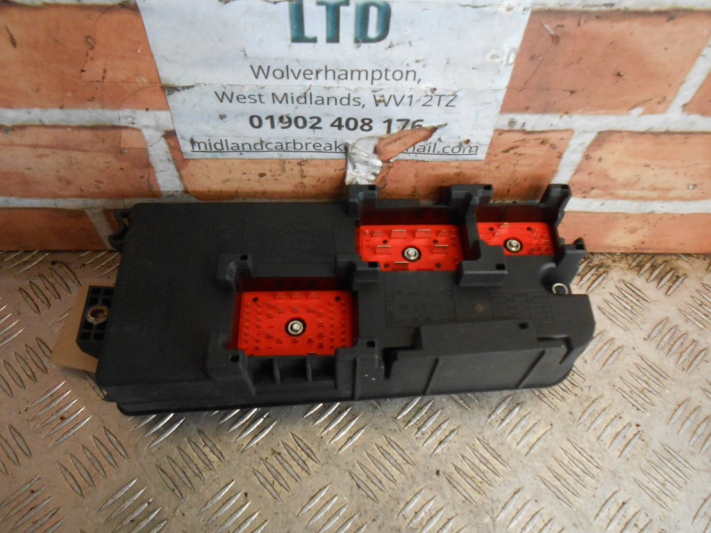 VAUXHALL VECTRA C 2003 2.0 DTI FRONT RELAY FUSE CONNECTOR BOX UNIT CQ 93180086