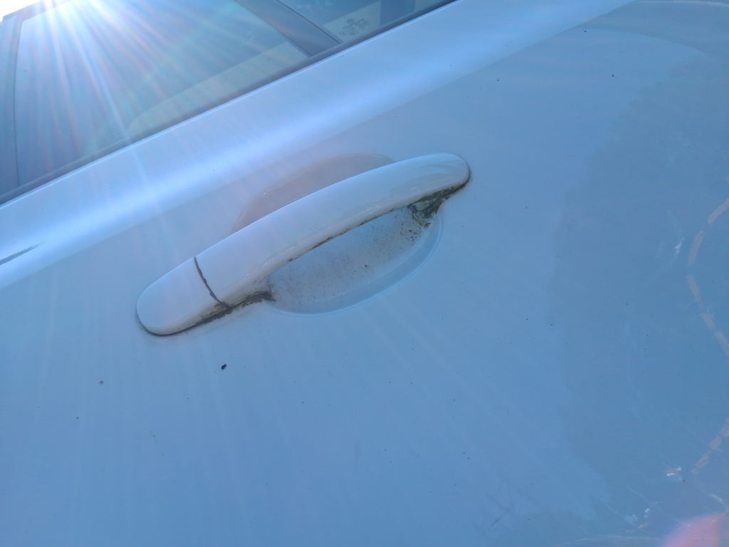 2013 VW VOLKSWAGEN TIGUAN MK1 OSR DRIVER SIDE REAR DOOR HANDLE WHITE LC9A
