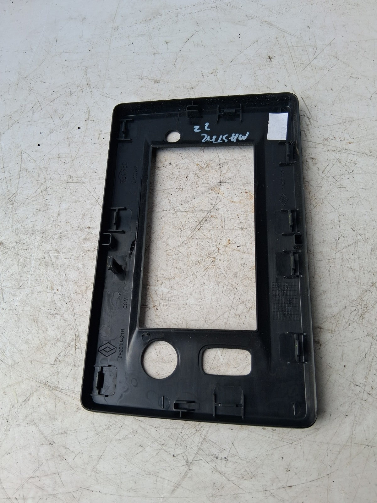 2023 RENAULT MASTER MK3 STEREO FACE PLATE SURROUND BLACK PLASTIC TRIM 682609421R