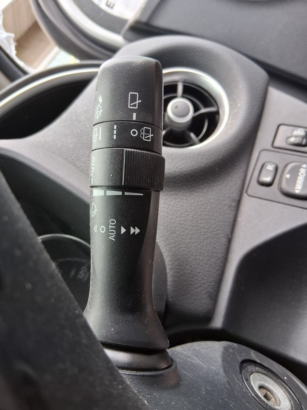 TOYOTA YARIS MK3 2019 WIPER INDICATOR STALK SWITCH SQUIB