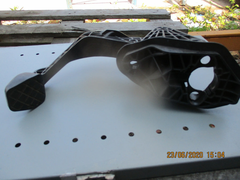 VW VOLKSWAGEN POLO 6R MK5 CLUTCH PEDAL 6R2721321