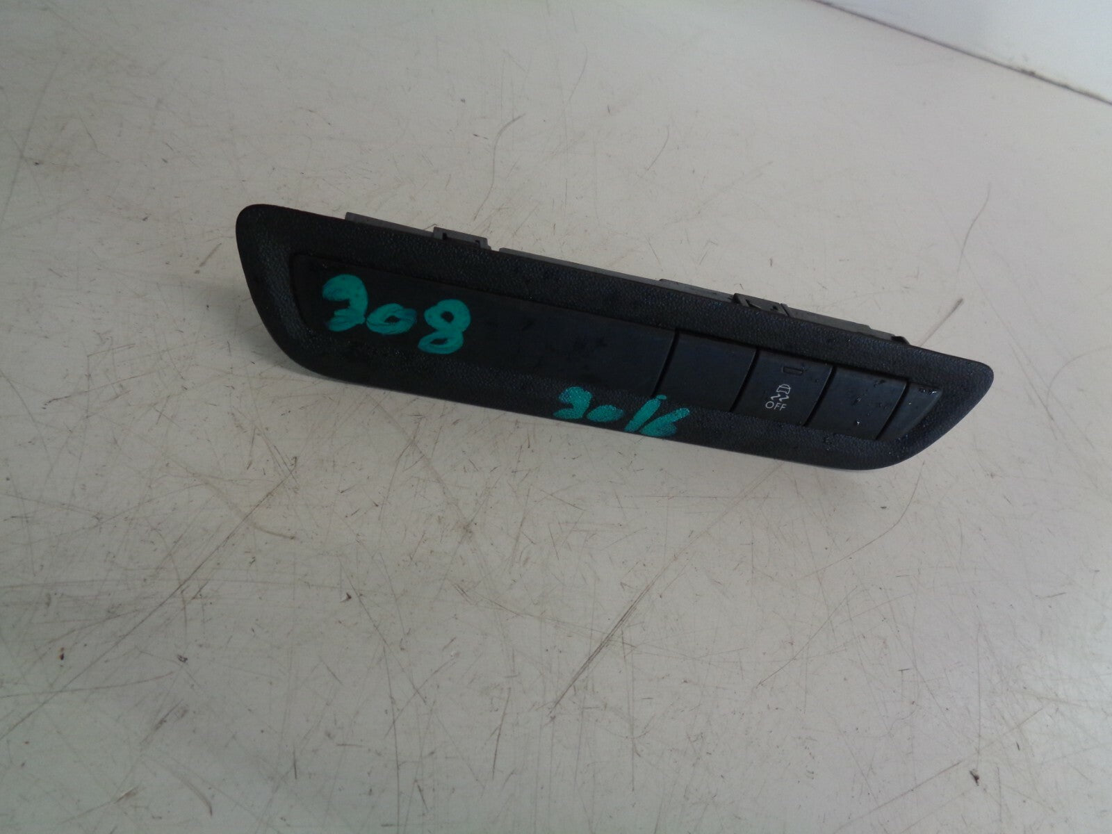 PEUGEOT 208 2016 CENTRE CONSOLE ESP BUTTON SWITCH PANEL 9677059277