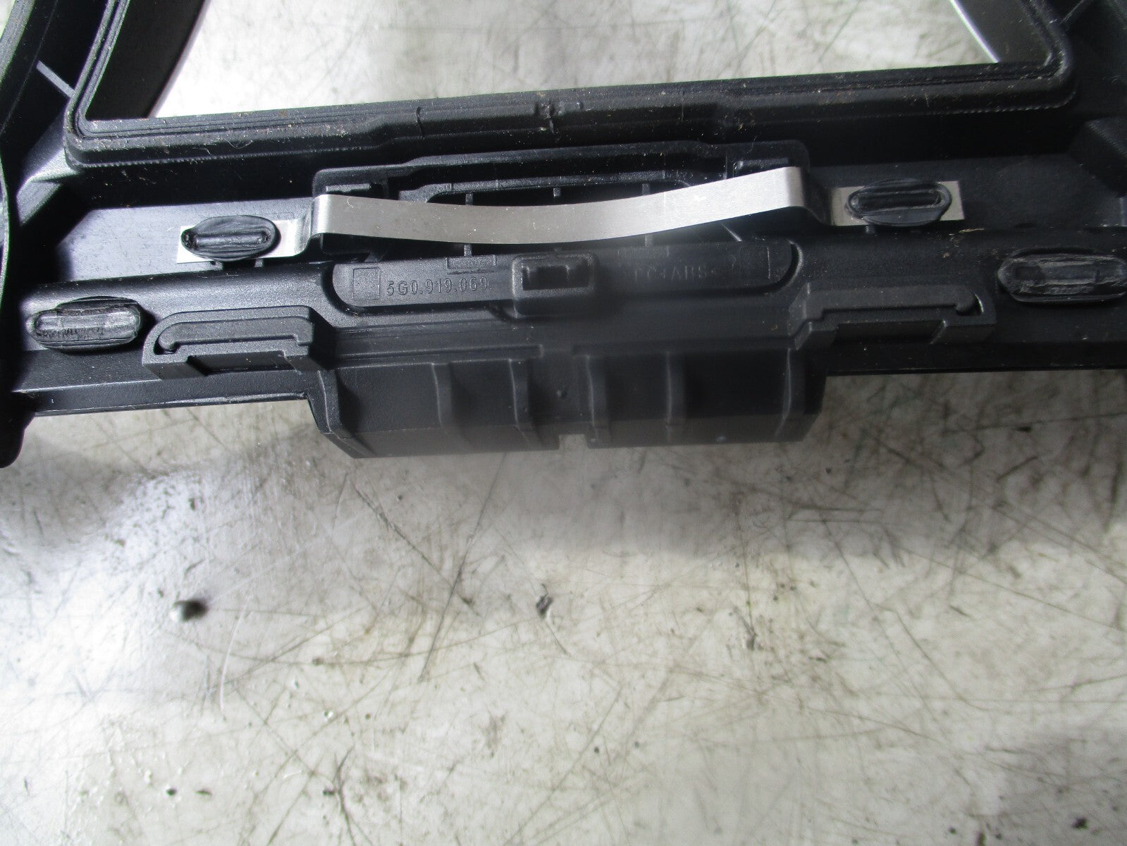2017 VOLKSWAGEN GOLF SPEEDOMETER INSTRUMENT CLUSTER SURROUND TRIM 15G0919069