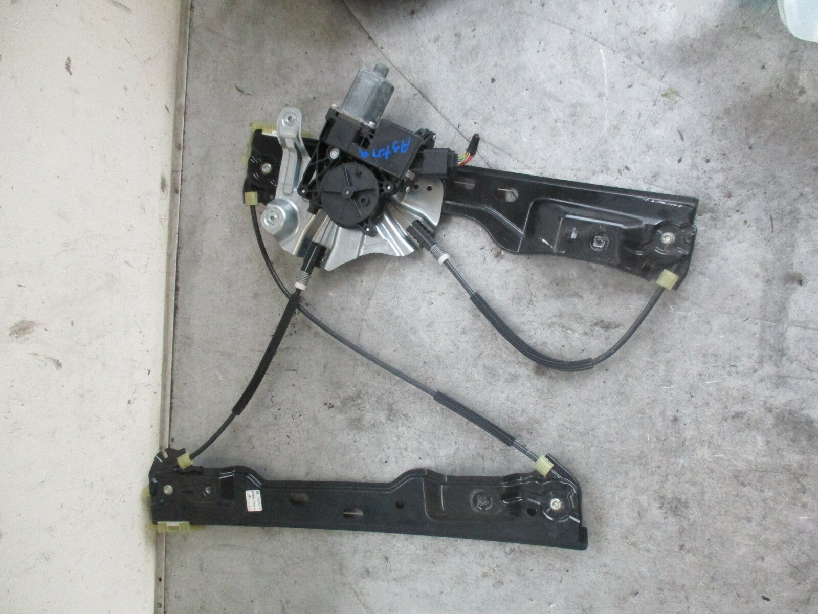VAUXHALL ASTRA J NSF PASSENGER SIDE FRONT WINDOW MOTOR 20951581LH 966435104