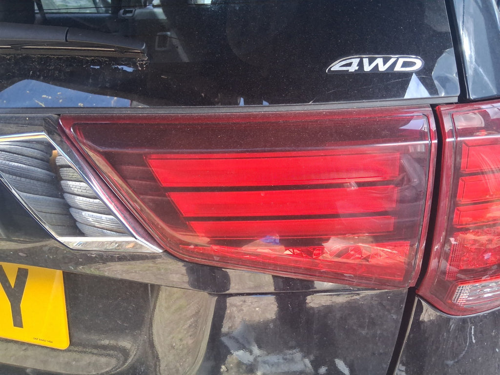 2018 MITSUBISHI OUTLANDER MK3 OSR DRIVER SIDE REAR INNER TAIL LIGHT LAMP