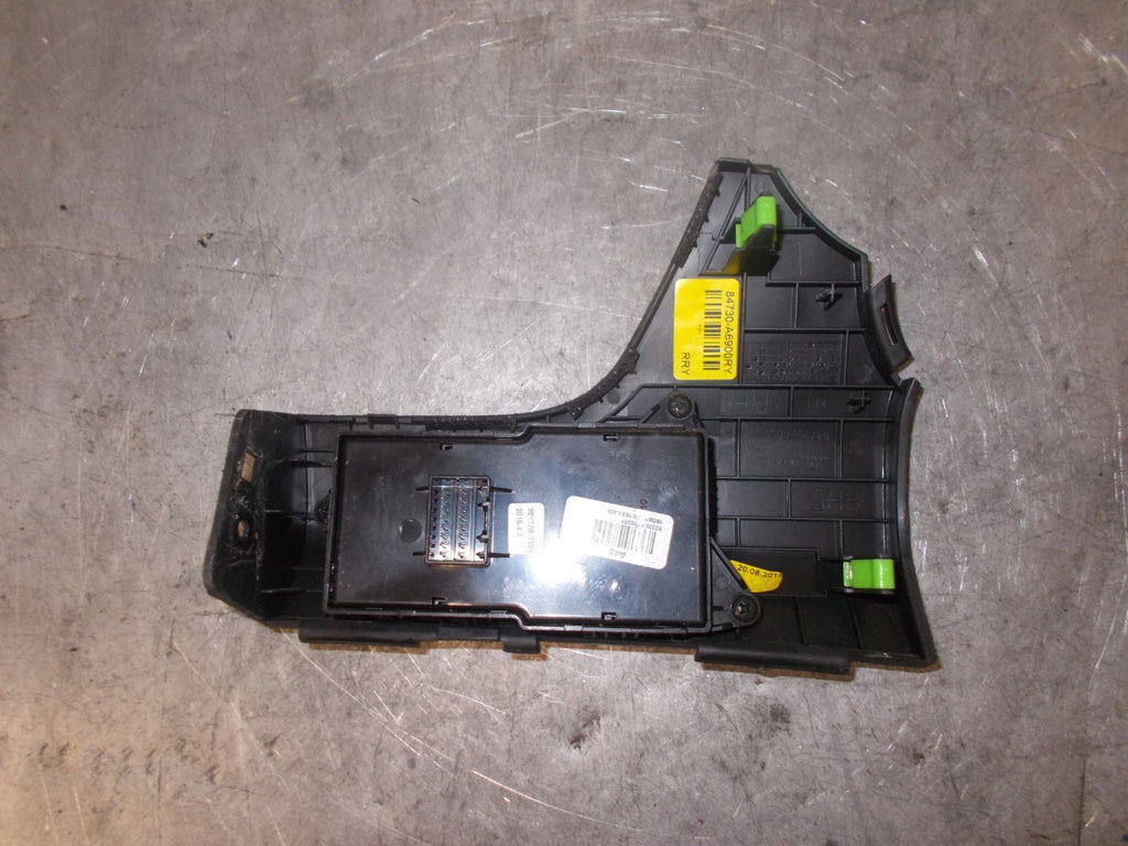 HYUNDAI i30 GD 2015 MK2 HEADLIGHT CONTROL SWITCHES & DASHBOARD TRIM 84730A6900RY