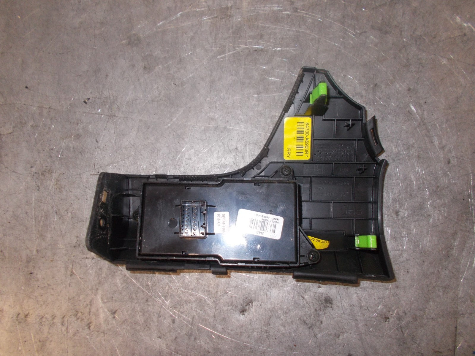HYUNDAI i30 GD 2015 MK2 HEADLIGHT CONTROL SWITCHES & DASHBOARD TRIM 84730A6900RY