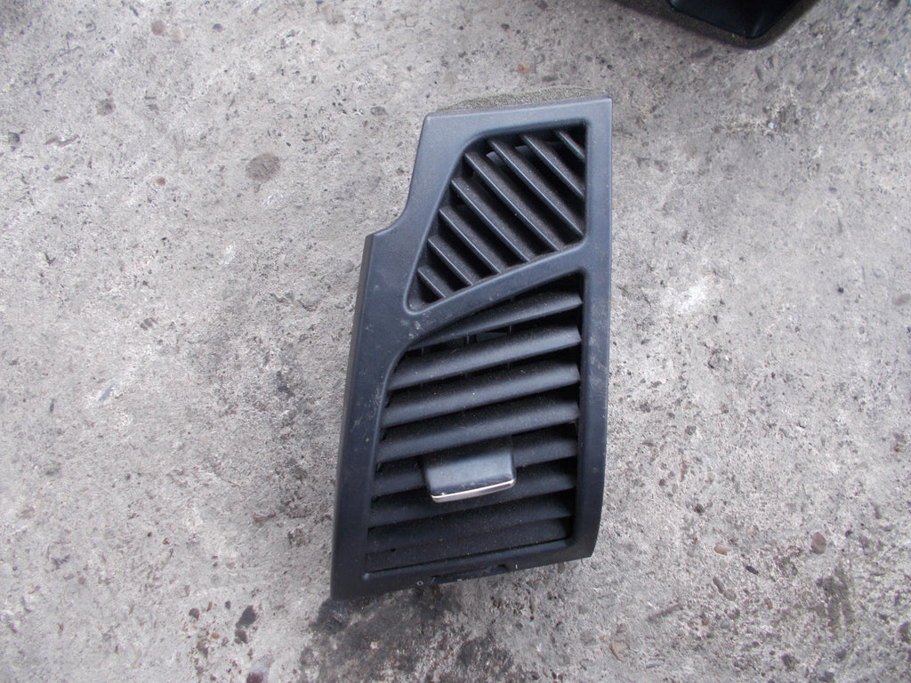BMW 1 SERIES E87 2006 NEAR SIDE PASSENGER SIDE AIR VENT 7059187-12